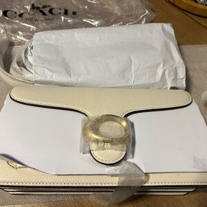 COACH Pebble Tabby 26 (Chalk)